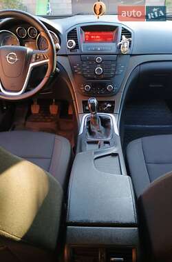 Универсал Opel Insignia 2011 в 