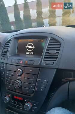 Универсал Opel Insignia 2012 в 