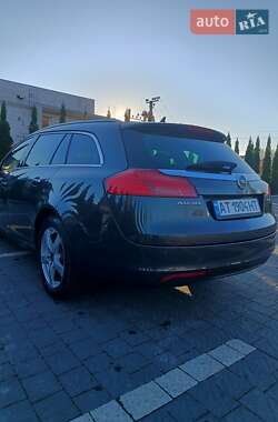Универсал Opel Insignia 2012 в 