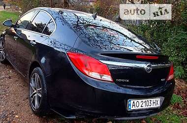 Седан Opel Insignia 2011 в Иршаве