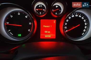 Универсал Opel Insignia 2010 в 