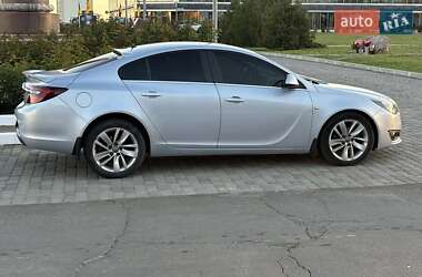 Седан Opel Insignia 2013 в Южному