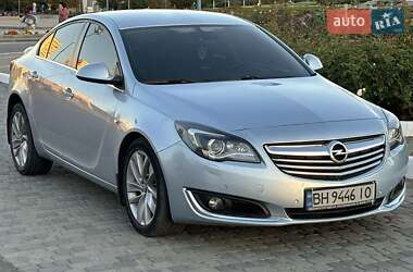 Седан Opel Insignia 2013 в Южному