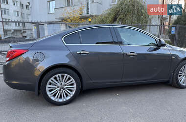 Седан Opel Insignia 2012 в Львові