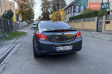 Седан Opel Insignia 2012 в Львові