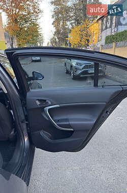 Седан Opel Insignia 2012 в Львові