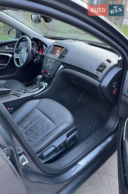 Седан Opel Insignia 2012 в Львові