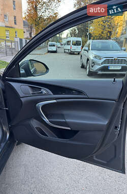 Седан Opel Insignia 2012 в Львові