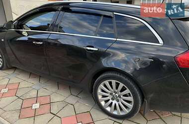 Універсал Opel Insignia 2010 в Чернівцях