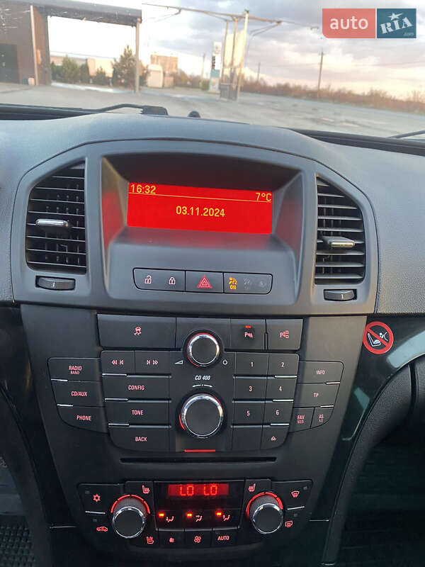 Универсал Opel Insignia 2010 в Хотине