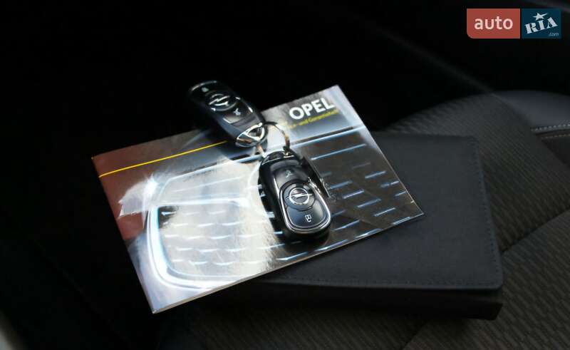 Универсал Opel Insignia 2018 в Черновцах