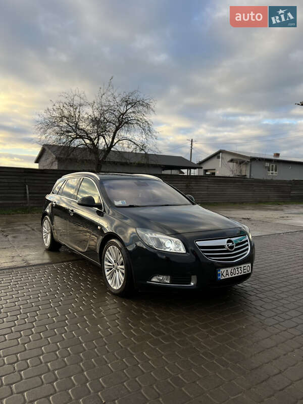 Универсал Opel Insignia 2012 в Березному