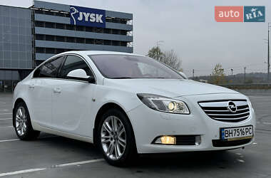 Седан Opel Insignia 2009 в Києві