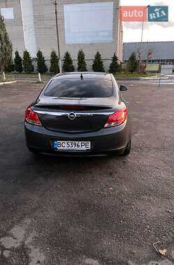 Седан Opel Insignia 2010 в 