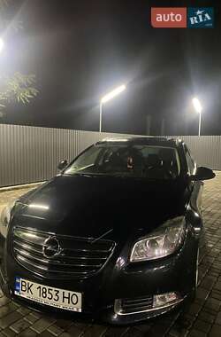 Универсал Opel Insignia 2011 в Ровно