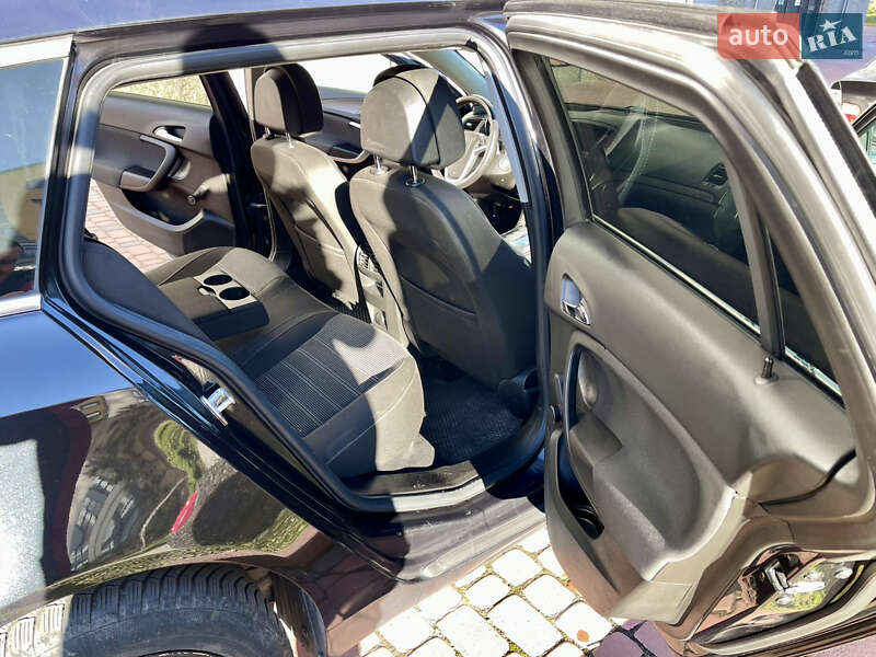 Універсал Opel Insignia 2010 в Івано-Франківську