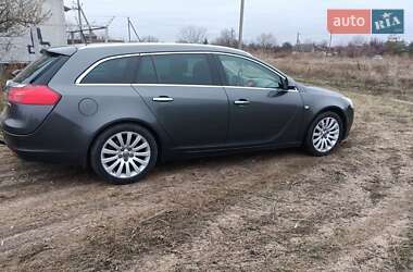 Універсал Opel Insignia 2010 в Хоролі