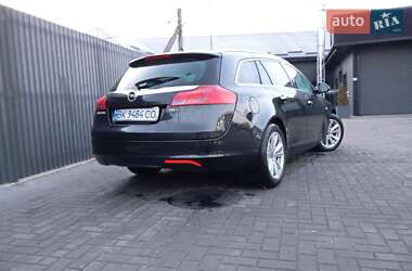 Універсал Opel Insignia 2010 в Сарнах