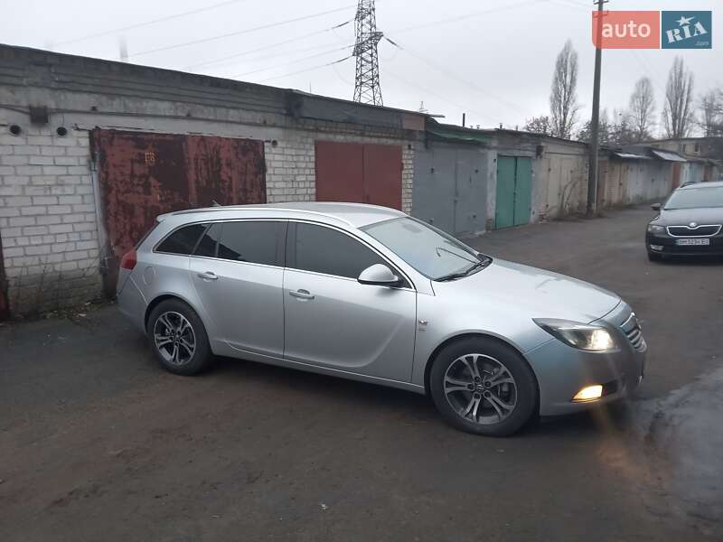 Універсал Opel Insignia 2011 в Києві