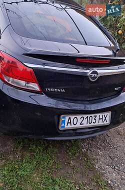 Седан Opel Insignia 2011 в 