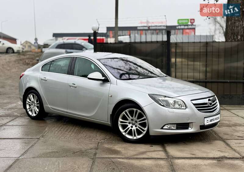 Лифтбек Opel Insignia 2011 в Киеве