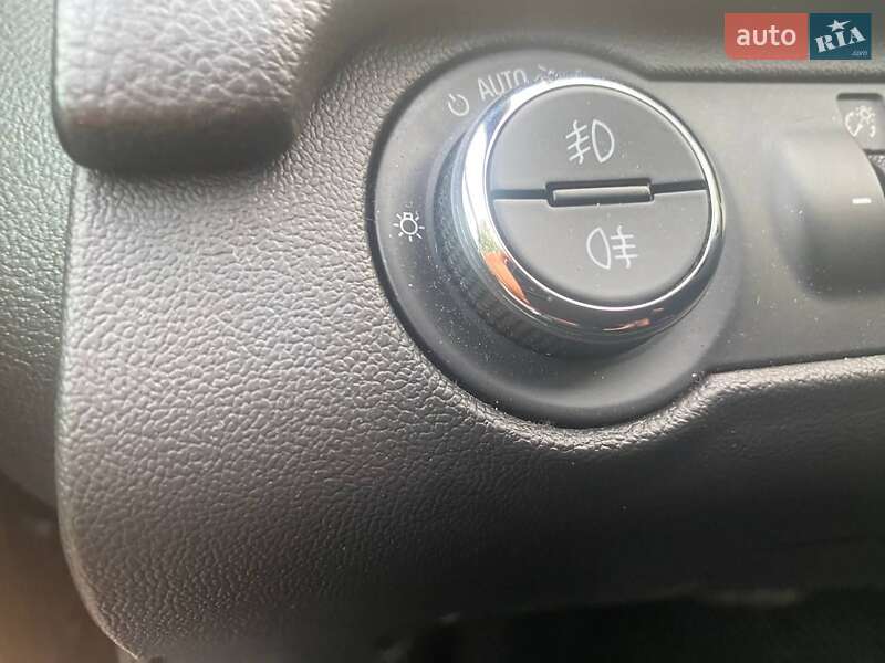 Універсал Opel Insignia 2013 в Черкасах