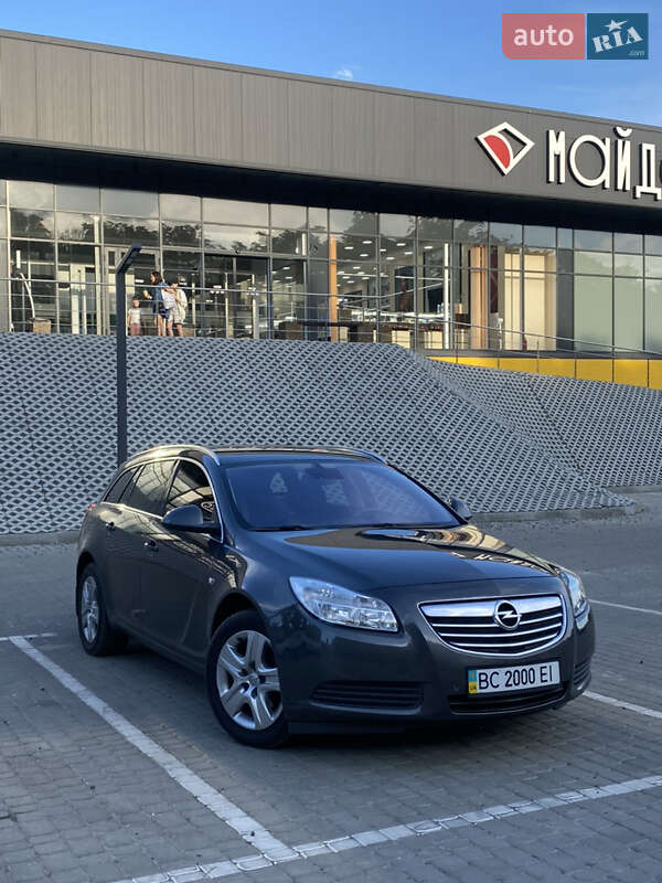 Opel Insignia 2011