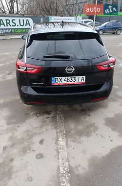 Универсал Opel Insignia 2017 в 