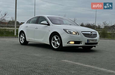 Седан Opel Insignia 2010 в Стрые