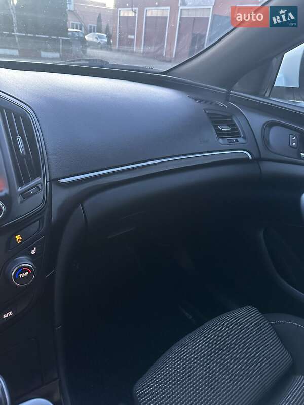 Универсал Opel Insignia 2014 в Черновцах