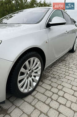 Седан Opel Insignia 2010 в Борщеві