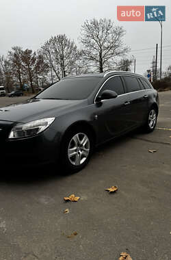 Универсал Opel Insignia 2010 в 