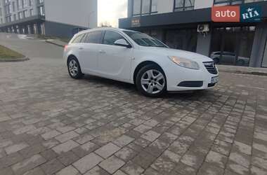 Универсал Opel Insignia 2010 в 
