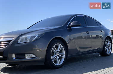 Седан Opel Insignia 2012 в Мукачевому