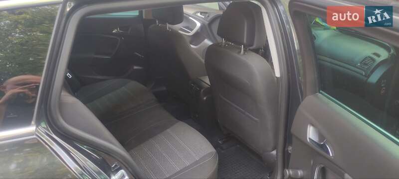 Универсал Opel Insignia 2011 в Тростянце