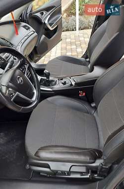 Универсал Opel Insignia 2011 в 