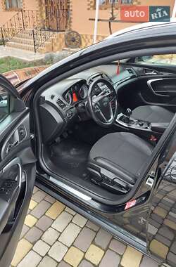 Универсал Opel Insignia 2011 в 