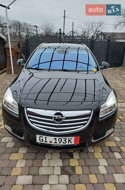 Универсал Opel Insignia 2011 в 
