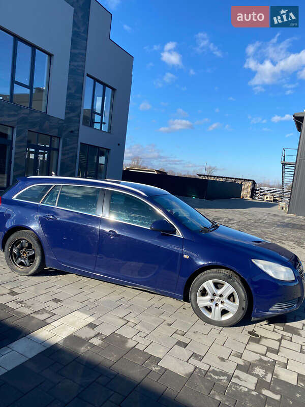 Универсал Opel Insignia 2010 в Перегинском