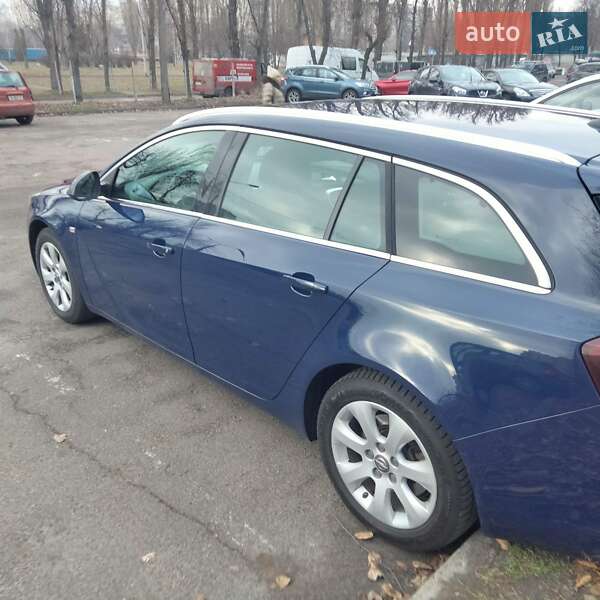 Универсал Opel Insignia 2014 в Киеве