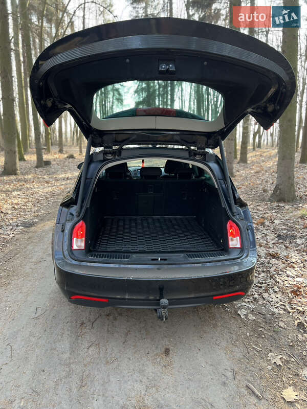 Універсал Opel Insignia 2011 в Бершаді