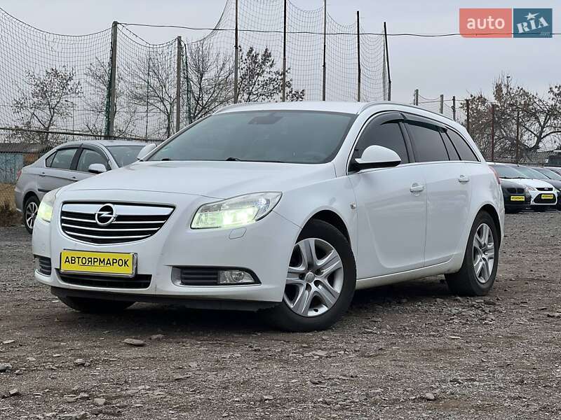 Універсал Opel Insignia 2011 в Ужгороді