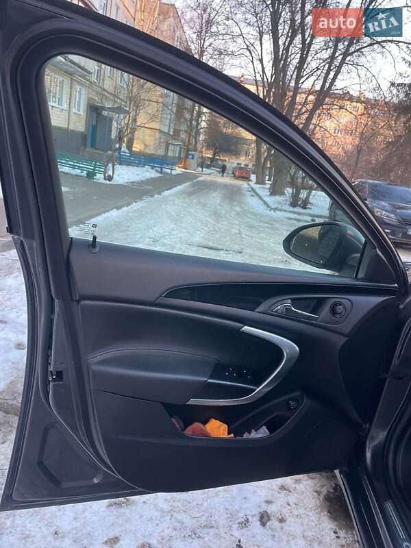 Универсал Opel Insignia 2011 в Чугуеве