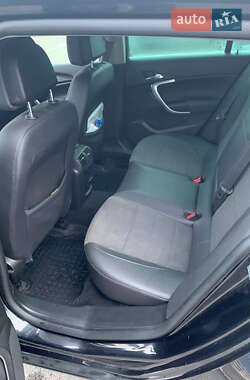 Универсал Opel Insignia 2010 в 