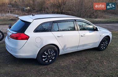 Универсал Opel Insignia 2010 в Гельмязове