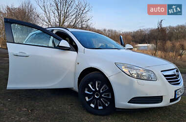 Универсал Opel Insignia 2010 в Гельмязове