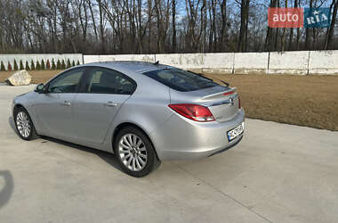 Лифтбек Opel Insignia 2011 в 