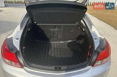 Лифтбек Opel Insignia 2011 в 