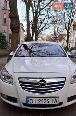 Седан Opel Insignia 2013 в Львові