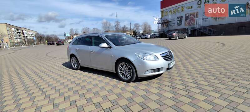 Универсал Opel Insignia 2009 в Гайсине